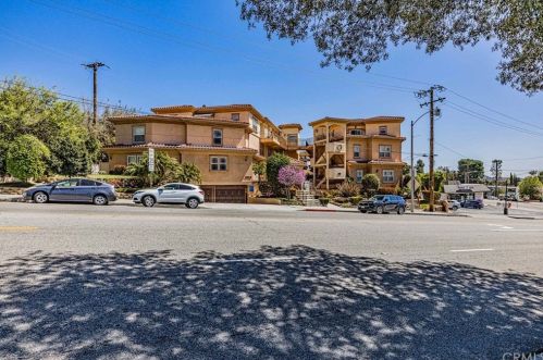 4110 La Crescenta Ave, Glendale CA 91214-3949 exterior