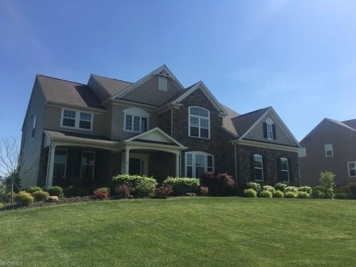 250 Yorkshire Dr, Aurora OH  44202-6545 exterior