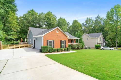 3010 Water Brk Dr, Conyers GA  30094-5630 exterior