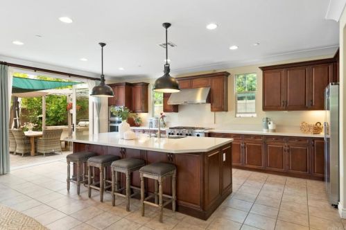 105 Coyote Brush, Irvine CA  92618-8873 exterior