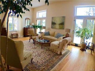 56 Byram Shore Rd, Greenwich CT  06830-6927 exterior