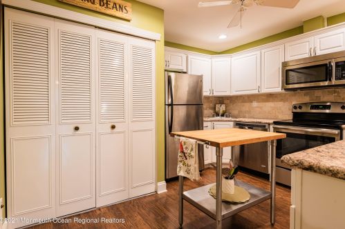 175 Lexington Ct, Tinton Falls NJ 07701-5486 exterior