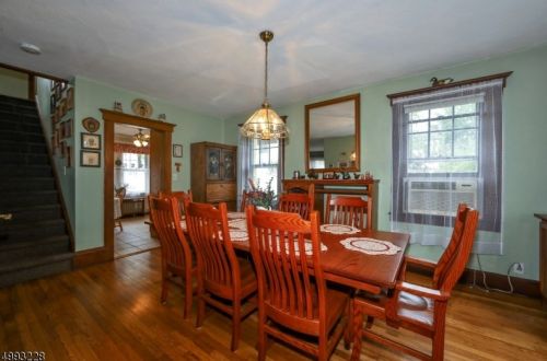 21 Pearl St, Bloomingdale, NJ 07403-1634