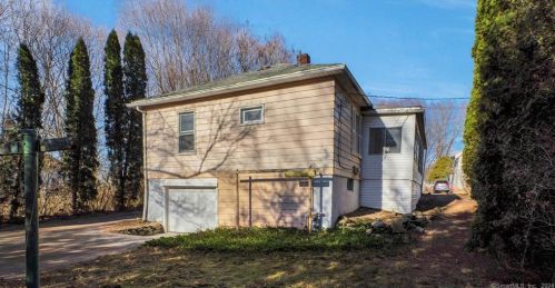 11 Frederick St, Killingly CT  06239-2709 exterior