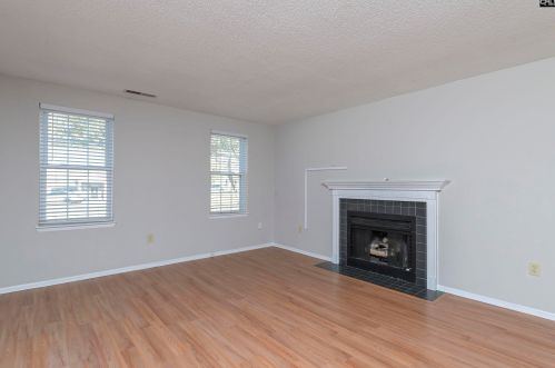 1102 Hulon Ln, Cayce-West Columbia SC  29169-3450 exterior