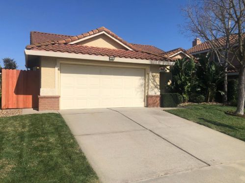 4817 Laguna Way, Elk Grove, CA 95758-4565