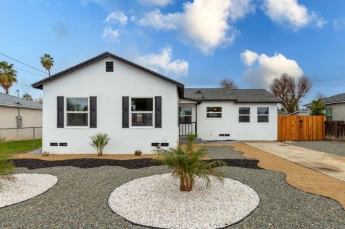25806 Lomas Verdes St, Redlands, CA 92373-8404