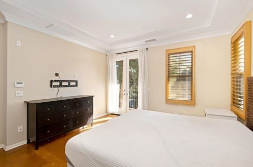 210 Kempton, Irvine CA  92620-2154 exterior