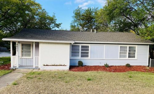 4801 Stephanie Dr, Fort Worth TX  76117-2360 exterior