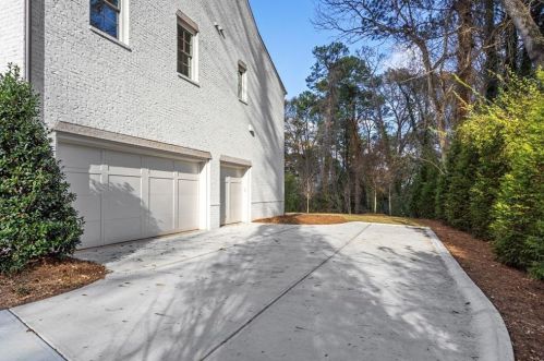 679 Moores Mill Rd, Atlanta GA  30327-0015 exterior