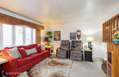 39 Arrowhead Dr, Thornton, IL 60476-1124