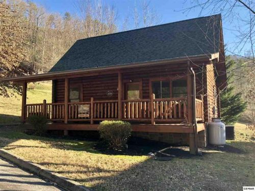 3150 Smoky Ridge Way, Pigeon Forge, TN 37862-7455