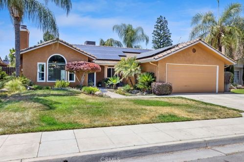 6351 Cleo Ave, Fresno, CA 93722-2400