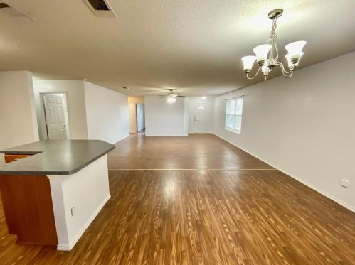 820 Eagle Dr, Fort Worth TX  76131-8815 exterior