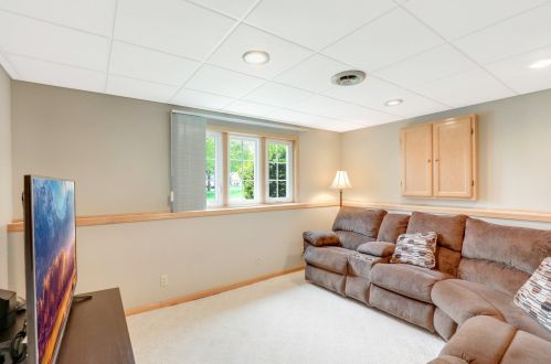 1189 Dawn Ln, Saint Paul MN  55125-8507 exterior