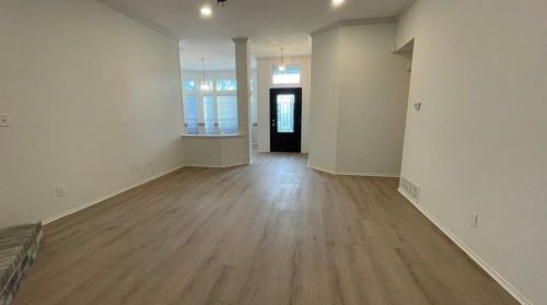 1615 Palisades Dr, Carrollton TX  75007-5044 exterior