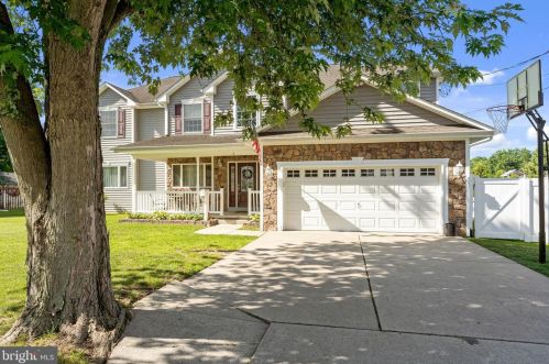 8 Pennsylvania Ave, Stratford, NJ 08084-1728