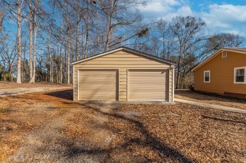2711 Athens Hwy, Jefferson GA  30549-5845 exterior