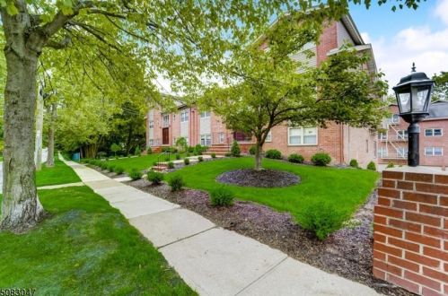 27 Upper Mountain Ave, Montclair, NJ 07042-1906