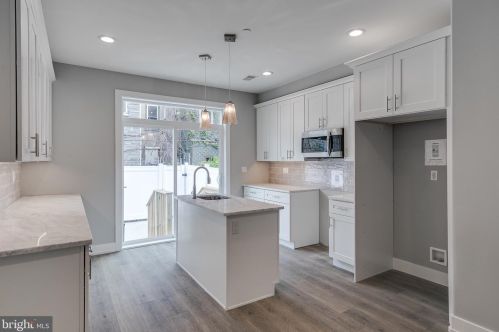 1719 27 St, Philadelphia PA 19121-2824 exterior