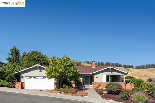 2636 Marineview Dr, San Leandro, CA 94577-6837