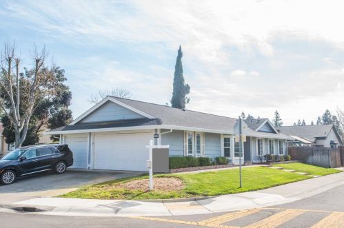9030 Victor Way, Elk Grove, CA 95624-2685