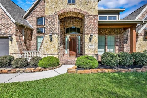 2034 Doolan Dr, Conroe, TX 77301-4104