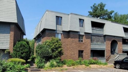 162 Trolley Crossing Ln, Middletown CT  06457-5860 exterior