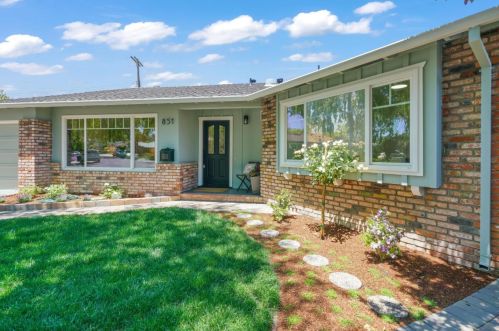 851 Ross Ct, Palo Alto, CA 94303-4162