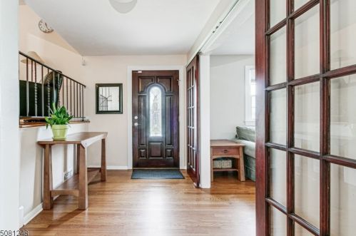 44 Fairfield Ave, Cranford, NJ 07016-2756