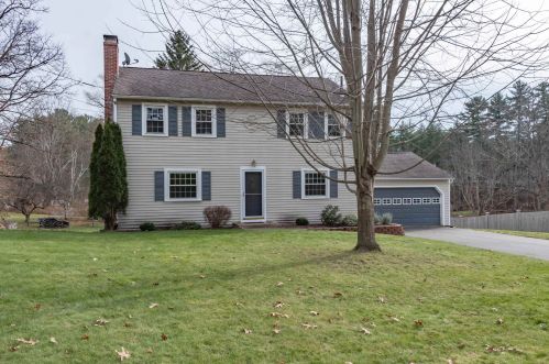 4 Sheffield Rd, Nashua, NH 03062-3028
