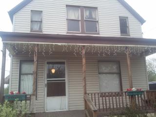5714 Dolloff Rd, Cleveland OH  44127-1624 exterior