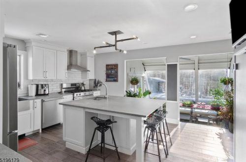 23 Christy Ln, Sparta, NJ 07871-3737