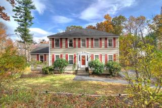 36 Beacon Hill Rd, Windham, NH 03087-1103