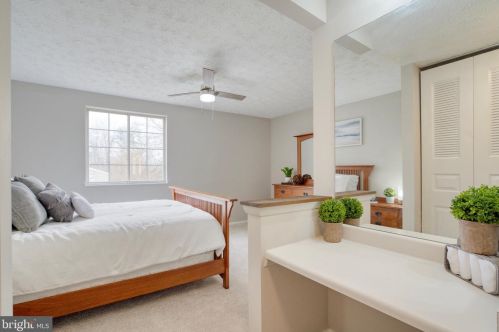 8359 Bark Tree Ct, Springfield VA  22153-3832 exterior