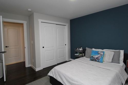 75 Ridge Dale Rd, Upper Stepney CT  06468-1244 exterior