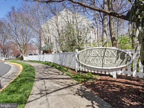 11115 Little Compton Dr, Herndon, VA 20191-4378
