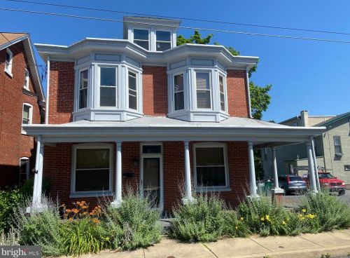240 Washington Ave, Ephrata, PA 17522-2247