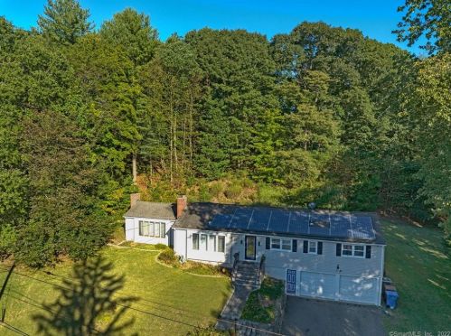 52 Cedar Hill Rd, Huntington, CT 06484-2608