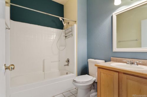 2452 Genoa Way, Aurora CO 80013-6295 exterior