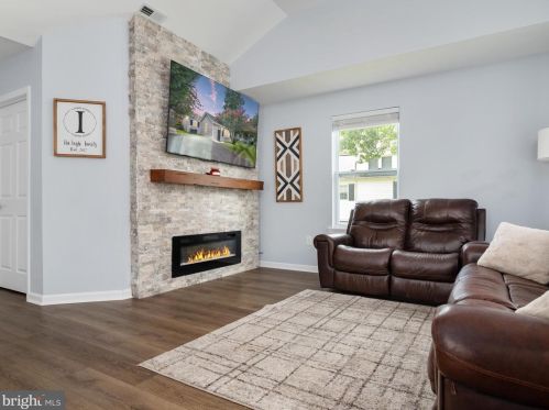 907 Alfred Dr, Riviera Beach, MD 21122-1707