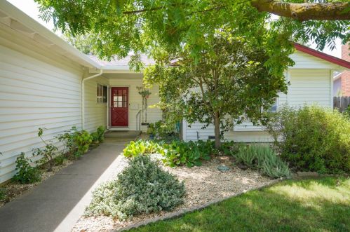 2342 La Loma Dr, Rancho Cordova, CA 95670-3102