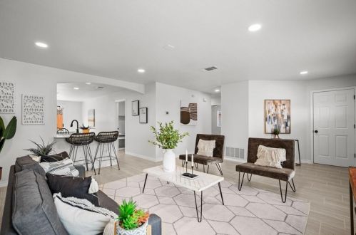 193 Spg Br Loop, Uhland TX 78640-5365 exterior