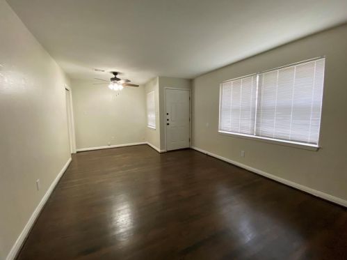 1004 Meadowlane St, Angleton TX  77515-3510 exterior