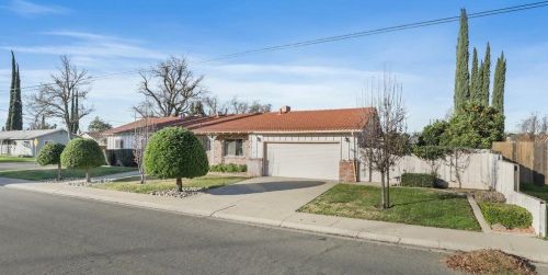 2213 Codding Dr, Modesto, CA 95350-3348