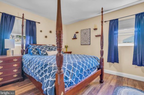 33 Cumberland Ave, Trenton NJ 08618-5413 exterior