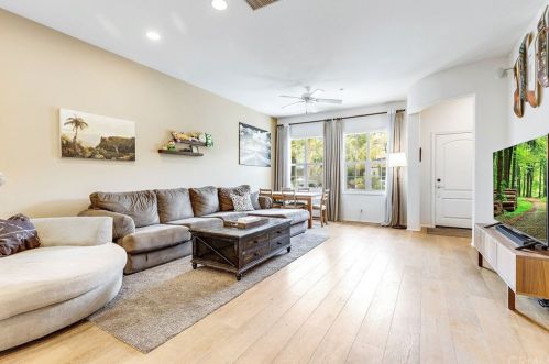 61 Nature, Irvine CA  92620-3827 exterior