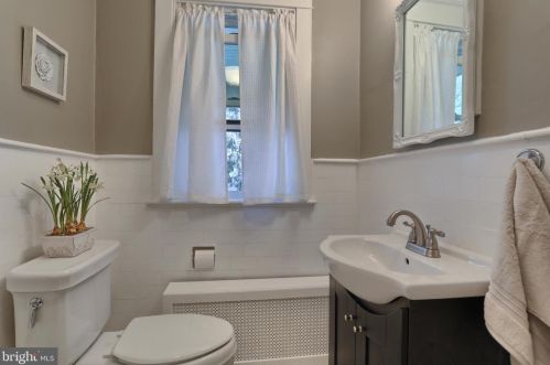 638 State St, Lancaster PA  17603-2641 exterior