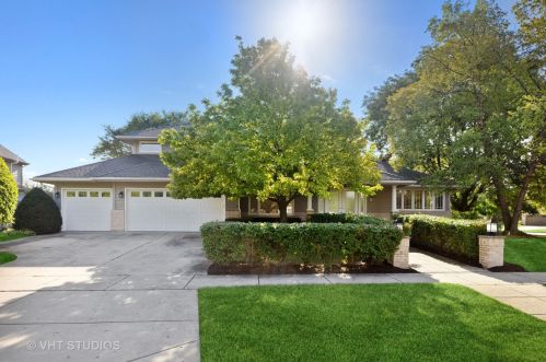 3520 Tussell St, Naperville, IL 60564-4164