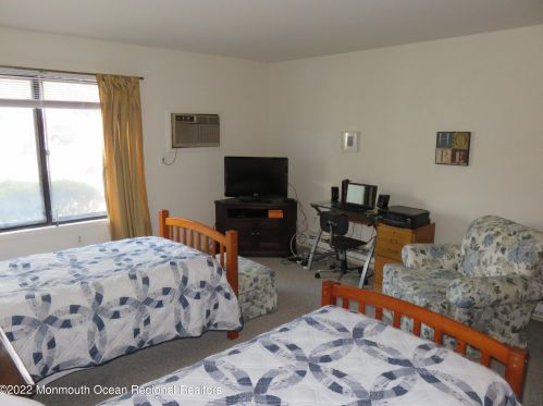 43 Lexington Ct, Tinton Falls NJ 07701-5471 exterior